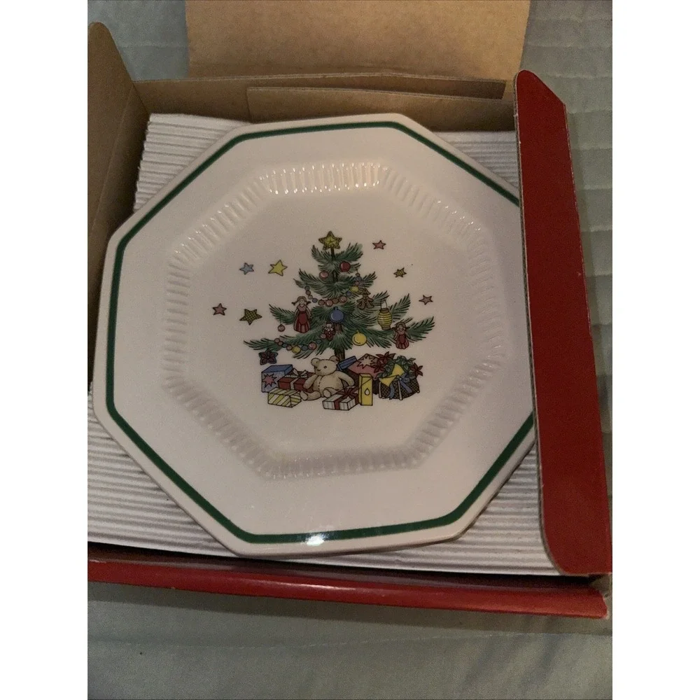 Nikko~Christmastime/Happy Holidays~Octagonal Salad/B&B Plates~Set of 4~IOB